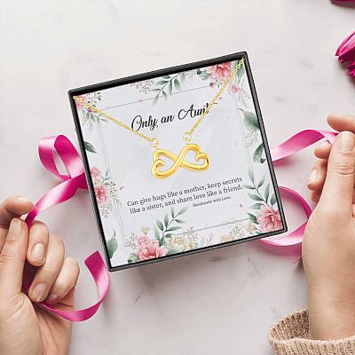 Only An Aunt Can Gives Hug Like A Mother Infinity Heart Pendant Necklace - Gift For Aunt From Niece