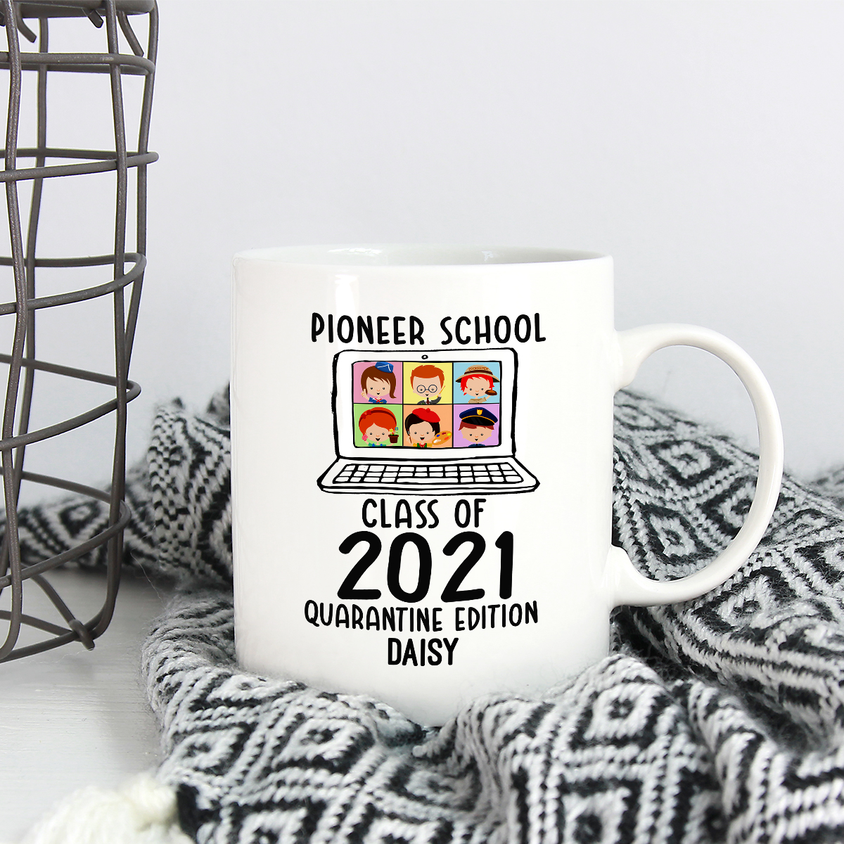 99 HG uu tien_ Pioneer School 2021 mockup2 ostrich sans -000000