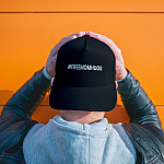 6LV. Free Mom Hugs HAT (1) mk