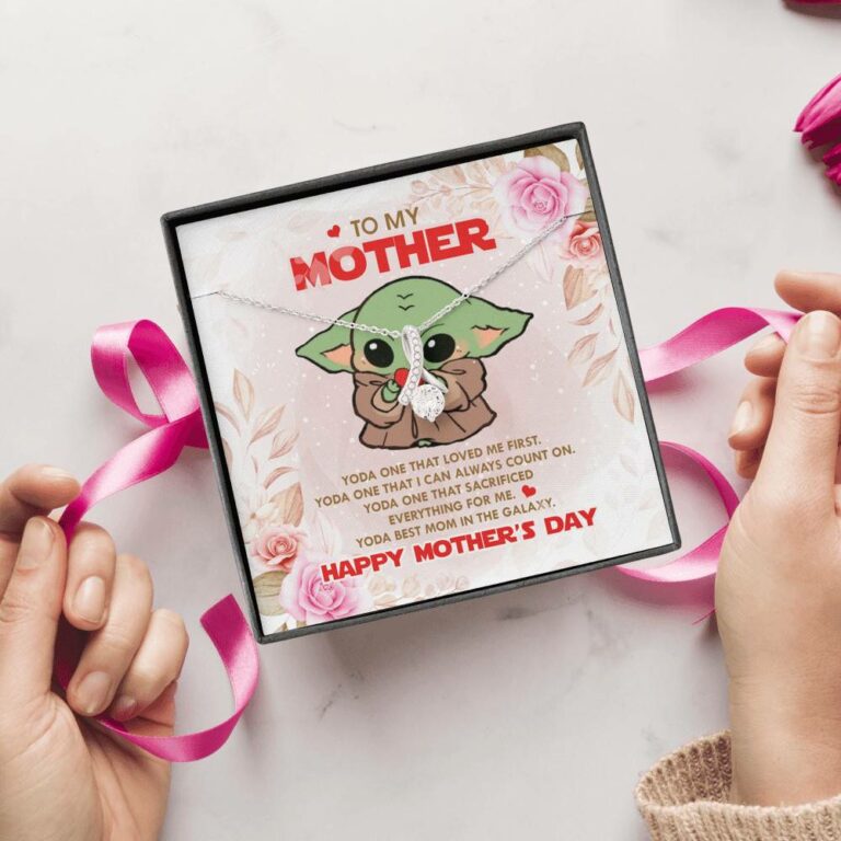 To My Mother Baby Yoda Best Mom In The Galaxy Happy Mother's Day Alluring Beauty Pendant Necklace