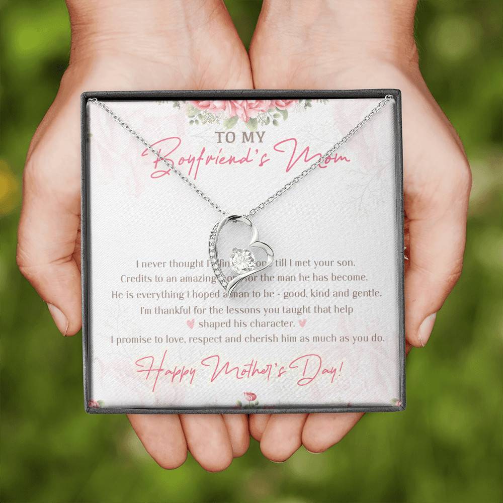 To My Boyfriend's Mom I Never Thought I'd Find The One Till I Met Your Son Forever Love Heart Pendant Necklace To My Boyfriend's Mom I Never Thought I'd Find The One Till I Met Your Son Forever Love Heart Pendant Necklace
