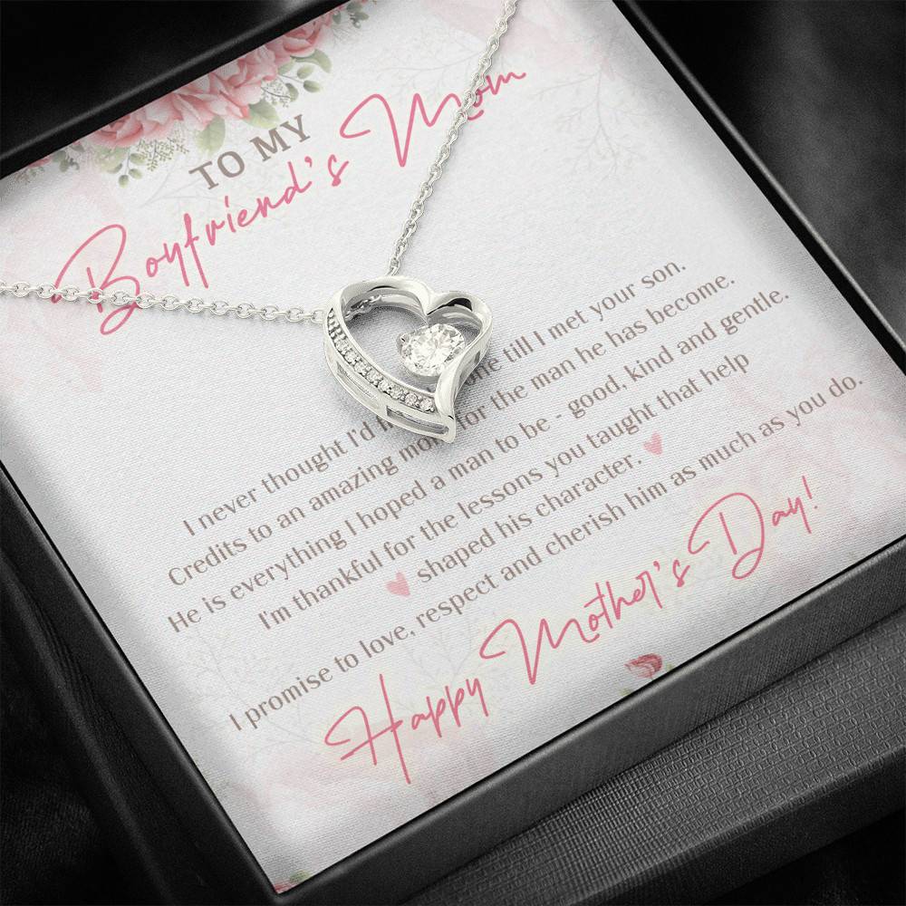 To My Boyfriend's Mom I Never Thought I'd Find The One Till I Met Your Son Forever Love Heart Pendant Necklace To My Boyfriend's Mom I Never Thought I'd Find The One Till I Met Your Son Forever Love Heart Pendant Necklace