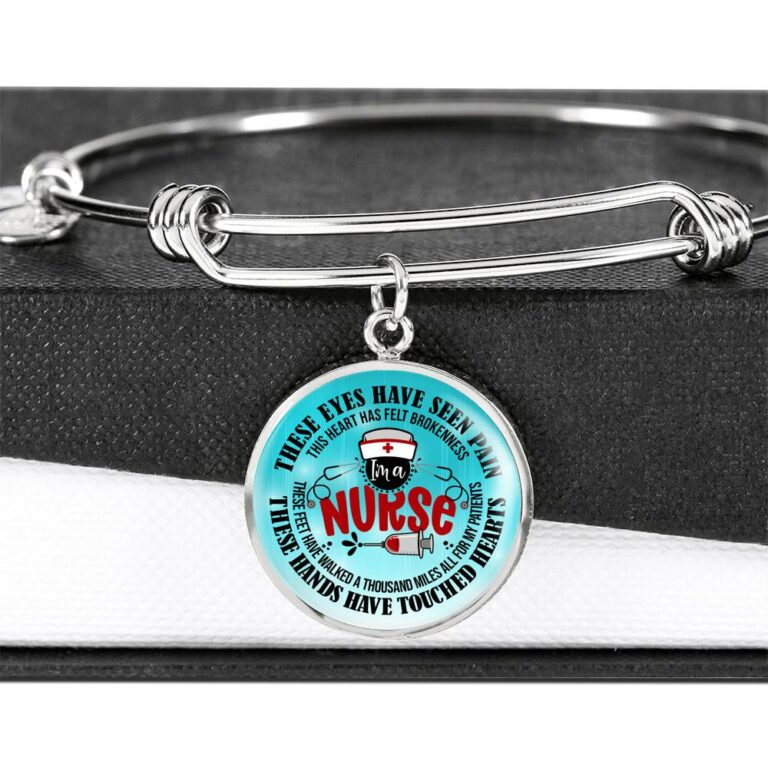 I Am A Nurse These Eyes Have Seen Pain These Hands Have Touched Hearts Luxury Circle Pendant Necklace