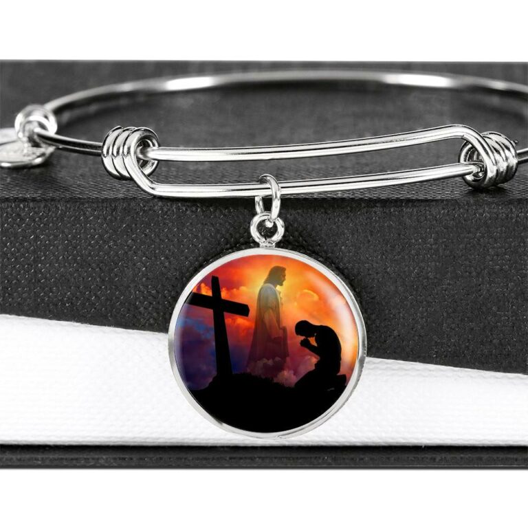 Men Kneeling Before Jesus Cross Christian Circle Pendant Necklace - Bangle