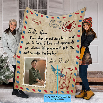 Alternative view of Custom Photo To My Mom Wrap Yourself Up In This Fleece Blanket - Mink Sherpa Blanket - Woven Blanket