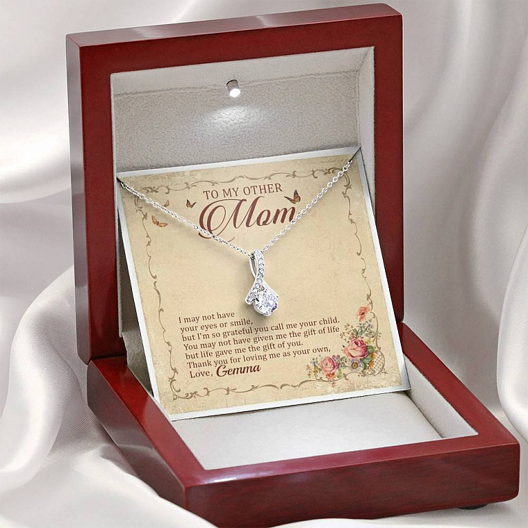 Personalized To My Other Mom I May Not Have Your Eyes Or Smile Alluring Beauty Necklace