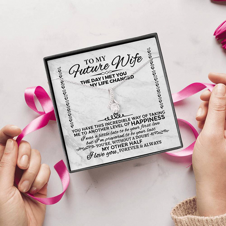 Future Wife Necklace to My Future Wife the Day I Met You My Life Changed Alluring Beauty Necklace
