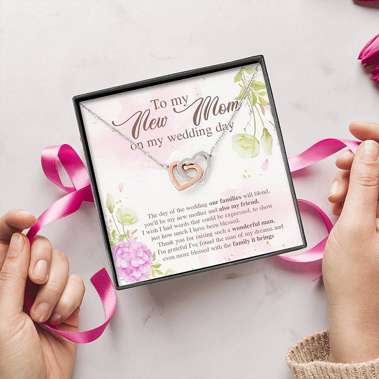 To My New Mom On My Wedding Day The Day Of The Wedding Our Families Will Blend Interlocking Hearts Pendant Necklace