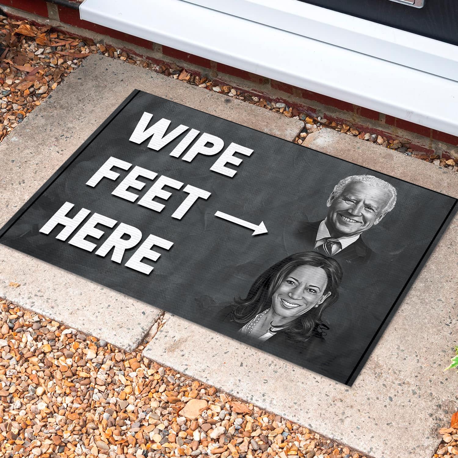 2O uu tien. Wipe Feet Here (4) Doormat Mockup 10