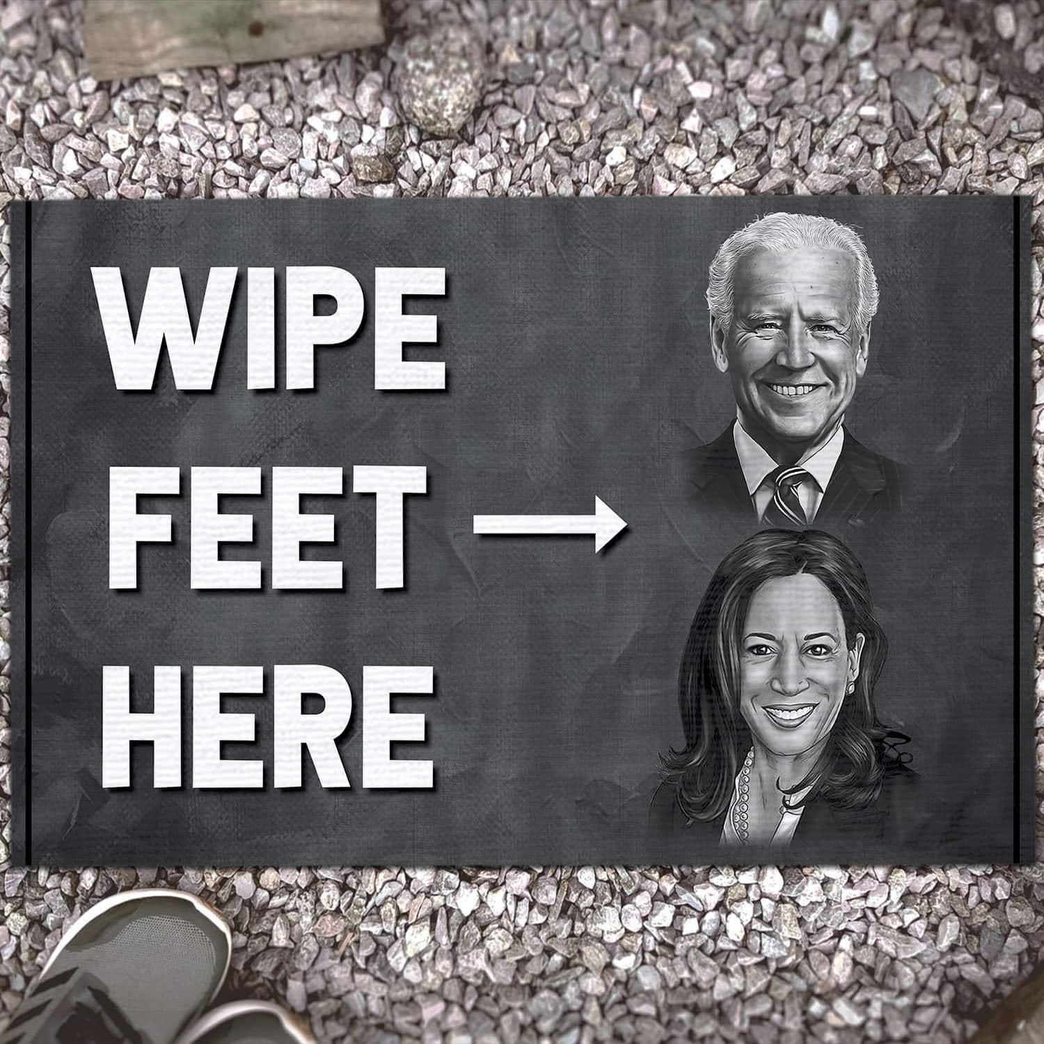 2O uu tien. Wipe Feet Here (4) Doormat Mockup 13