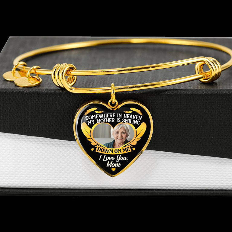 Personalized Photo Somewhere In Heaven My Mother Is Smiling Heart Pendant Necklace - Memorial Mom Custom Photo Necklace