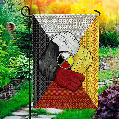 Garden Flag (11.5" x 17.5")