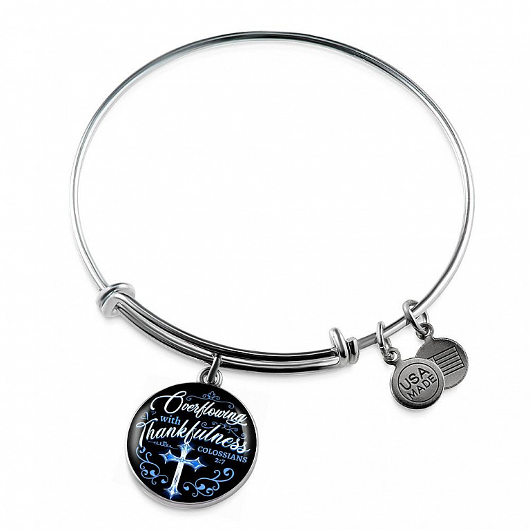 Overflowing With Thankfulness Circle Pendant Necklace