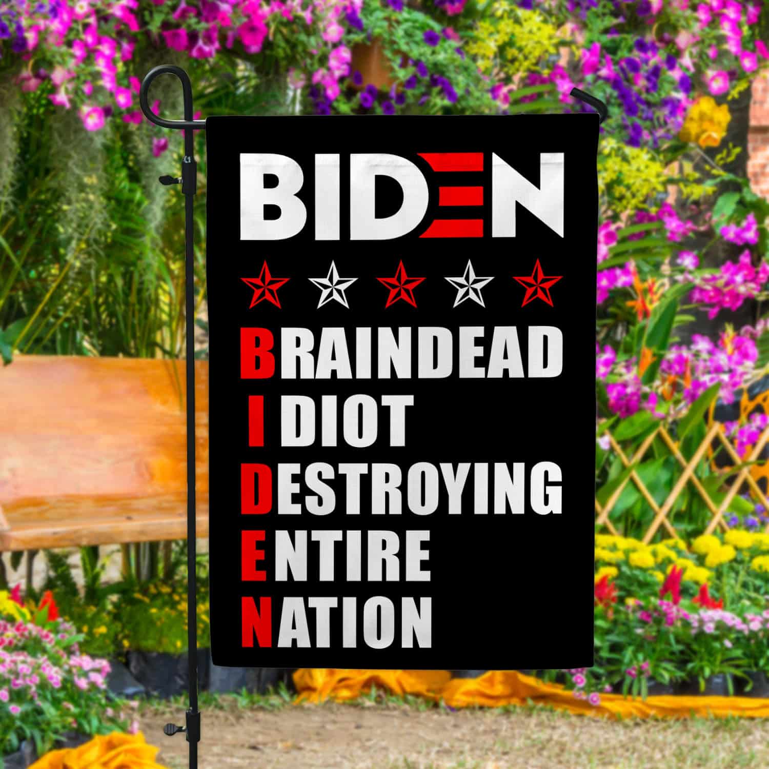 13 HG uu tien. Braindead Idiot_30x40 Garden Flag Mockup 4