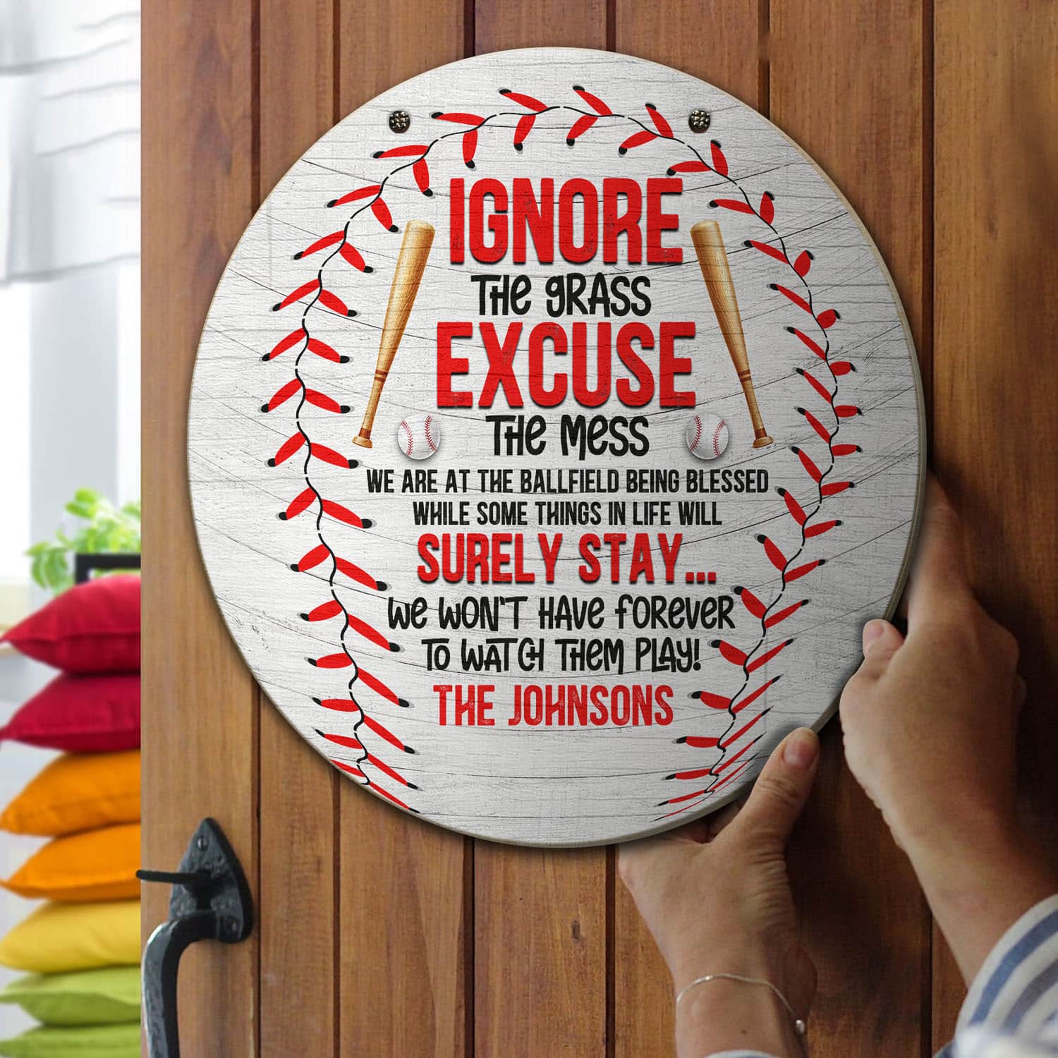 2O. Ignore The Grass-Sample Design Door Sign Mockup 13