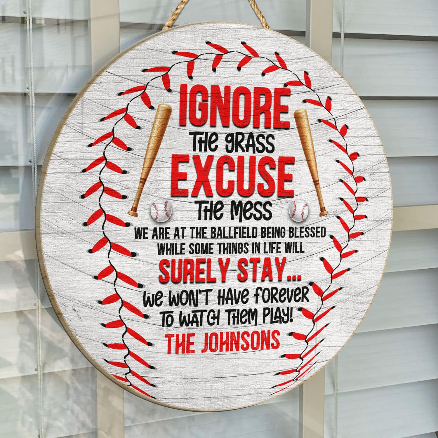 2O. Ignore The Grass-Sample Design Door Sign Mockup 14