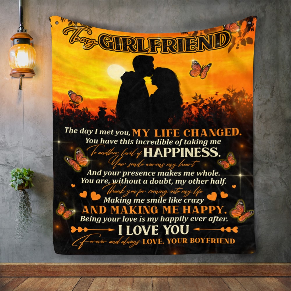 2MH. Couple Happiness Blanket Mockup 2