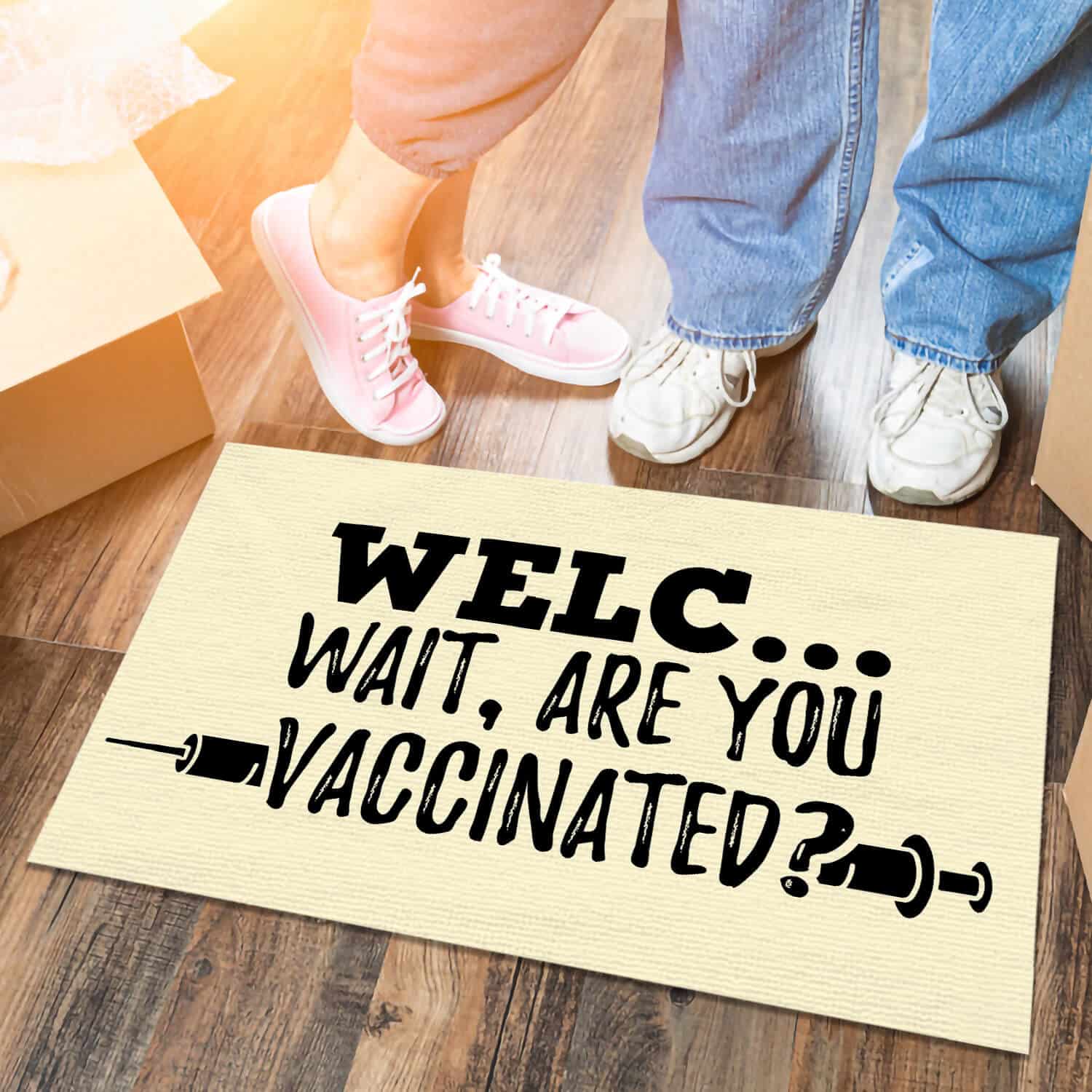 7TM ưu tiên. Welc Vaccinated - Doormat Doormat mockup 6
