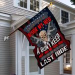 2BN uu tien. I Lay Me Down 30x40 House Flag Mockup 6