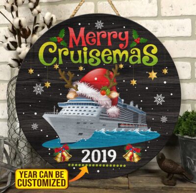 Merry Cruisemas Family Cruise Christmas Personalized Year Circle Wooden Door Sign - Christmas Cruise Hanging Door Sign