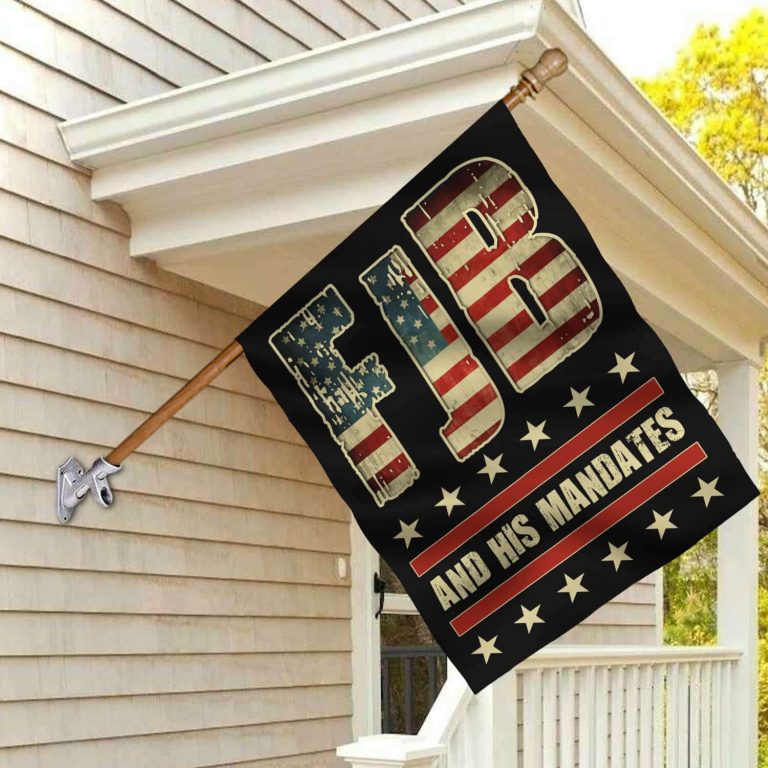 30x40 House Flag Mockup 2