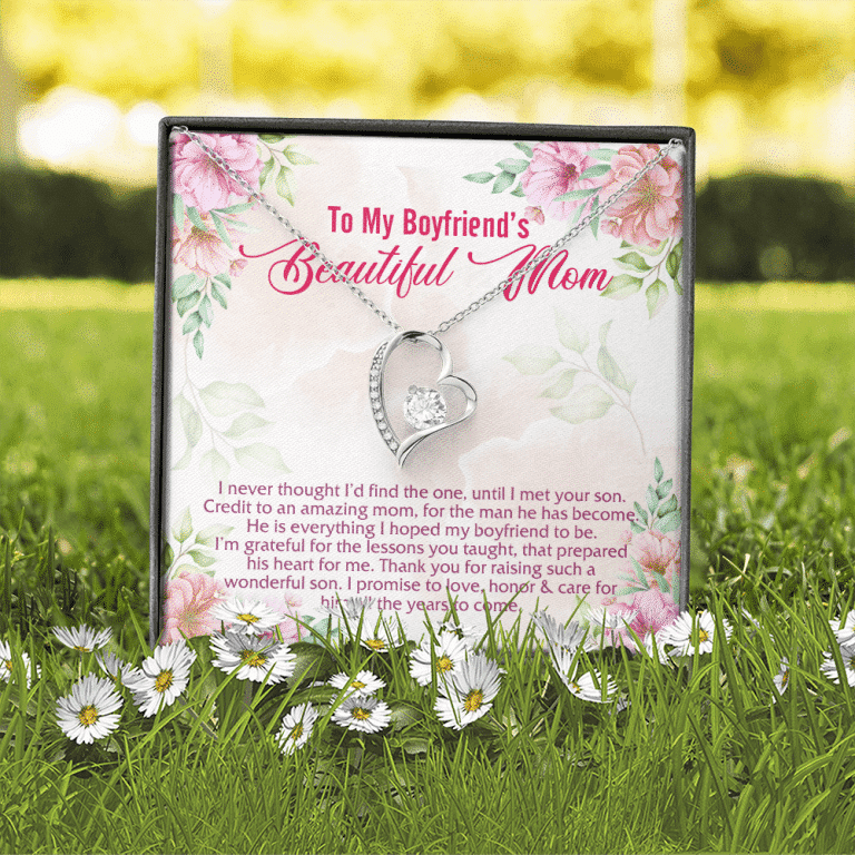 To My Boyfriend's Beautiful Mom I Never Thought I'd Find The One Forever Love Heart Pendant Necklace