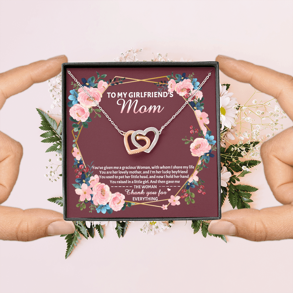 To My Girlfriend's Mom Interlocking Hearts Pendant Necklace - Mother's Day Gift For Girlfriend's Mom