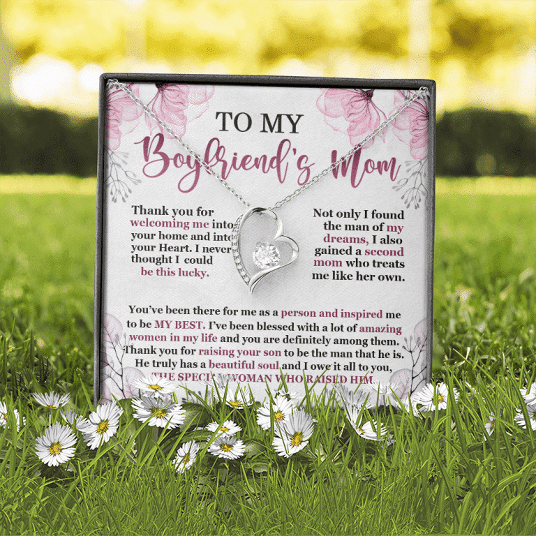 To My Boyfriend's Mom Thank You For Welcoming Me Forever Heart Pendant Necklace