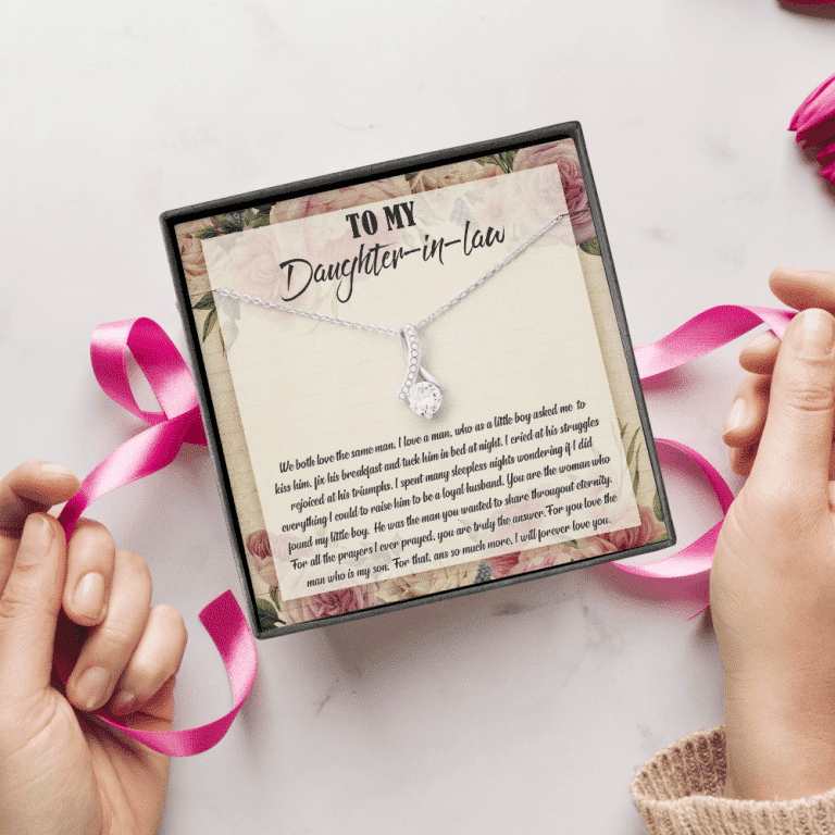 To My Daughter-In-Law We Both Love The Same Man Alluring Necklace From Mom - Birthday Gift To Daughter