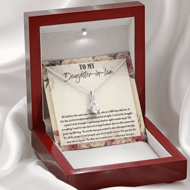 To My Daughter-In-Law We Both Love The Same Man Alluring Necklace From Mom - Birthday Gift To Daughter